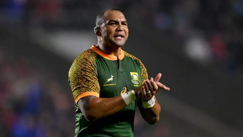 Former South Africa winger Hendricks dies aged 37.